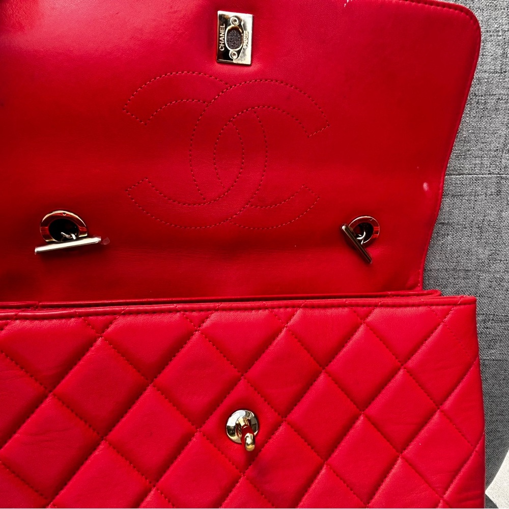 Chanel Red Quilted Red Caviar Leather Handbag with Gold Hardware 2786201 - Picture 9 of 16